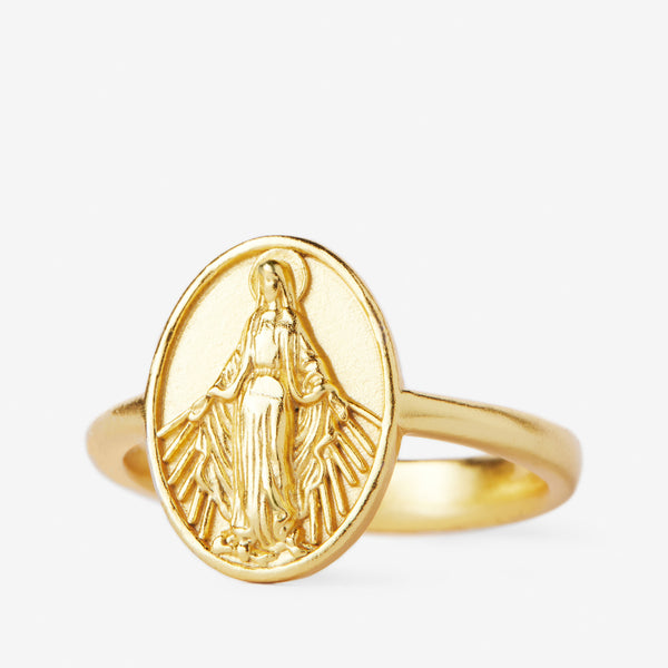 Men Gold Rings - The Piscatory Ring is an official part of the regalia worn  by the Pope who is head of the Catholic Church and successor of Saint  Peter. (In picture: